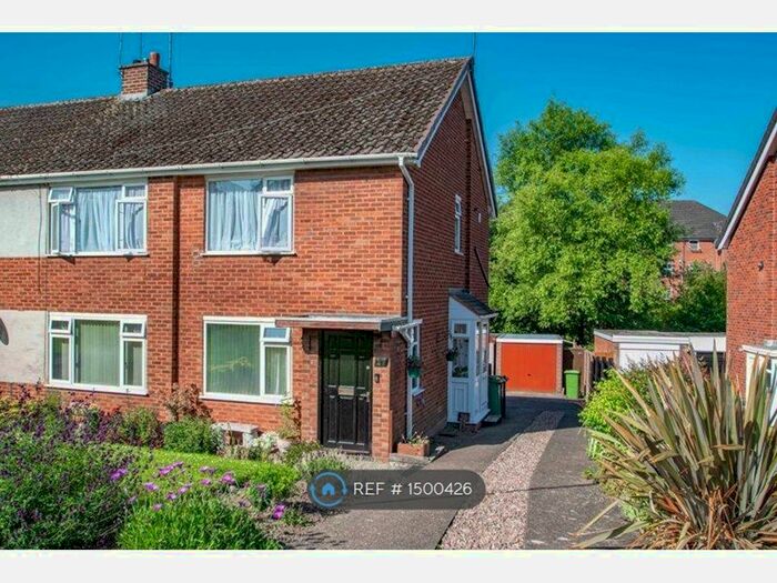 2 Bedroom Flat To Rent In Grange Crescent, Halesowen, B63