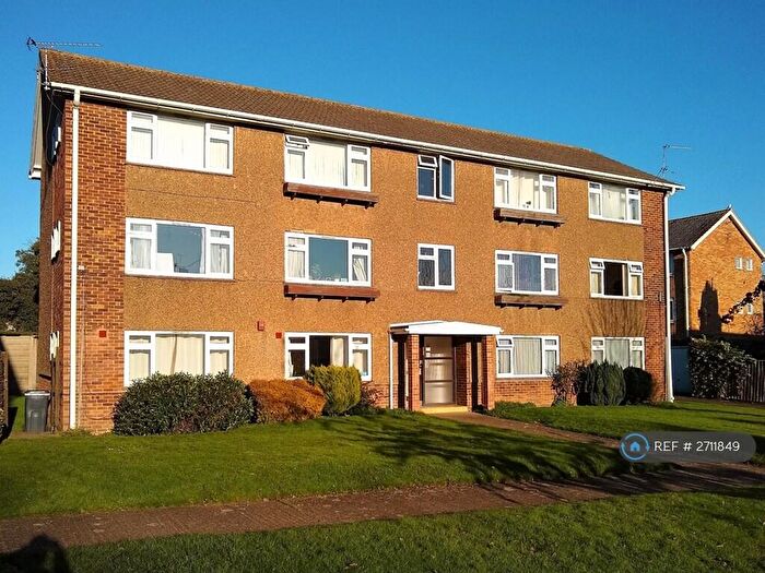 3 Bedroom Flat To Rent In Shaftesbury Road, Canterbury, CT2