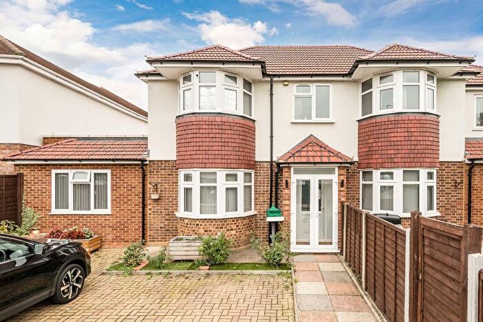 1 Bedroom Flat To Rent In Main Street, Hanworth, TW13