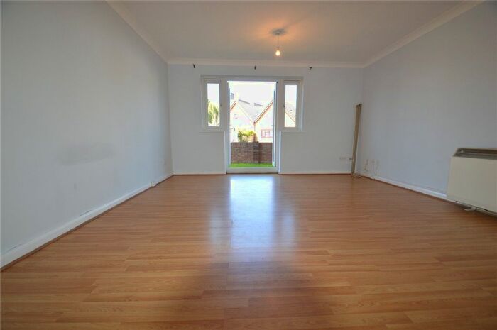 1 Bedroom Flat To Rent In Chessington Court, Leslie Park Road, Croydon, CR0