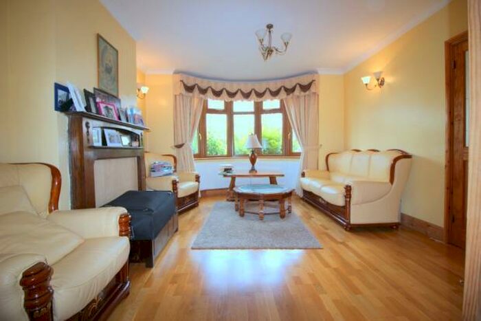 5 Bedroom Semi-Detached House To Rent In Kings Avenue, Woodford Green, Essex, IG8