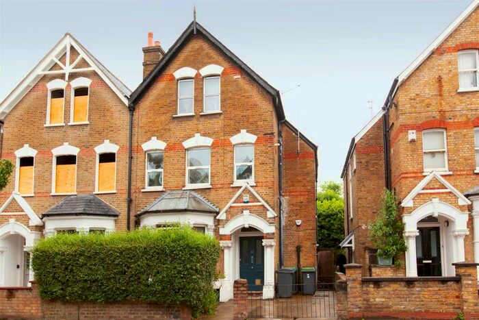 2 Bedroom Flat To Rent In Victoria Road, Stroud Green, N4