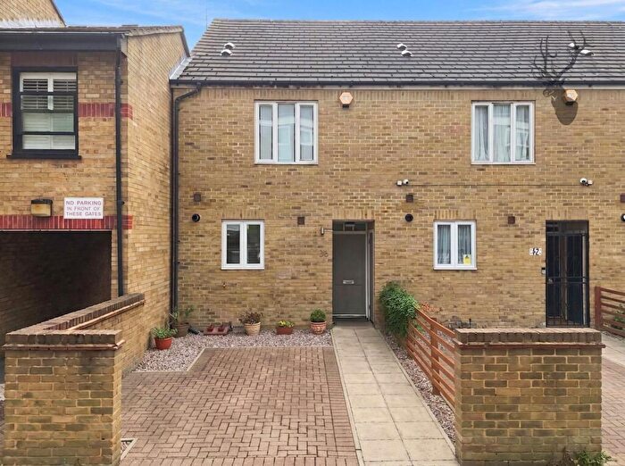 3 Bedroom House For Sale In Ruston Street, London, E3