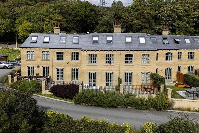 3 Bedroom Town House For Sale In The Courtyard, Ashgrove House, Elland, HX5