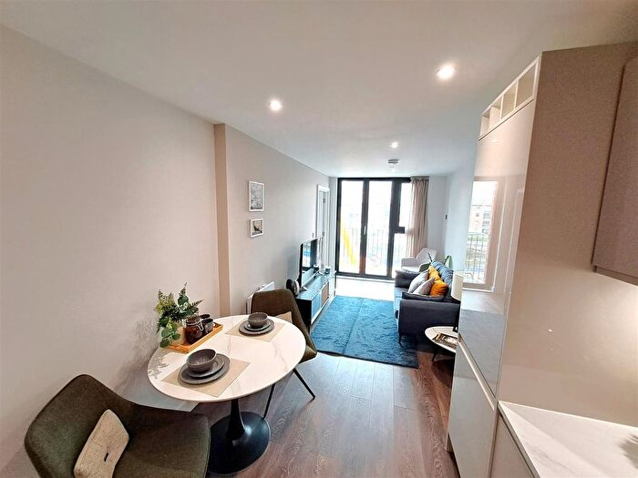 1 Bedroom Flat To Rent In Triskelion Way, Liverpool, L3