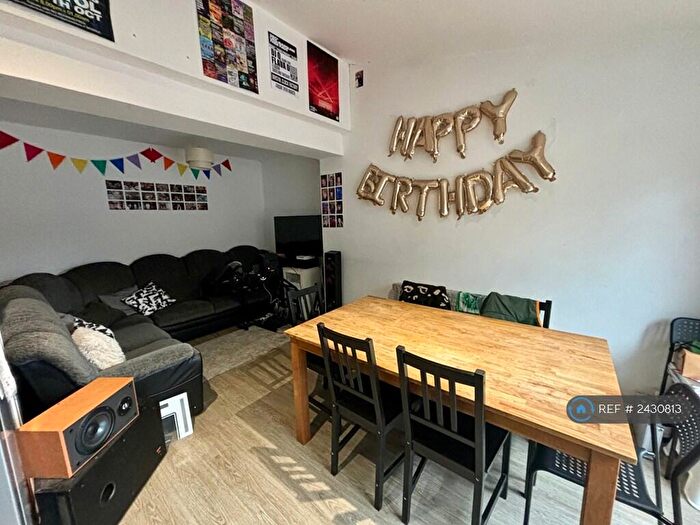 6 Bedroom Terraced House To Rent In Bridge Walk, Bristol, BS7