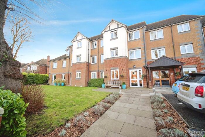 1 Bedroom Apartment For Sale In Bentley Court (Camberley), Camberley, GU15