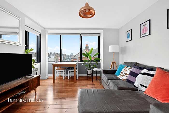 2 Bedroom Flat For Sale In Gatton Road, London, SW17