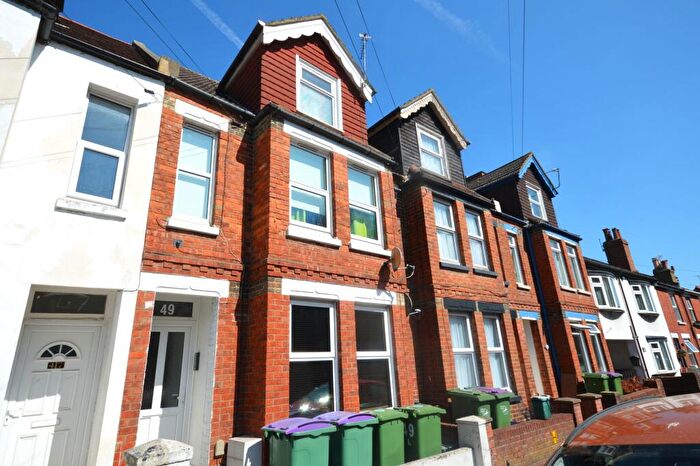 2 Bedroom Flat For Sale In Radnor Park Road, Folkestone, CT19