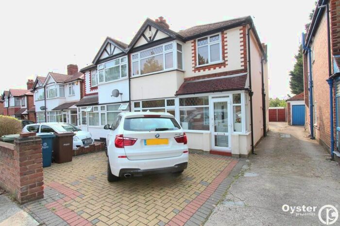 3 Bedroom Semi-Detached House To Rent In Culver Grove, Stanmore, HA7