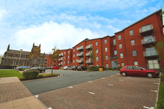 2 Bedroom Flat To Rent In Bouverie Court, Leeds, West Yorkshire, LS9