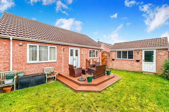 3 Bedroom Bungalow For Sale In Grassam Close, Preston, Hull, HU12