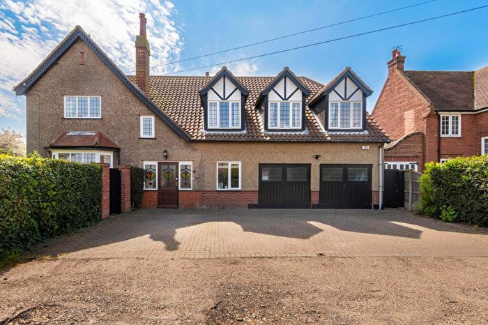6 Bedroom Detached House For Sale In West Road, Ormesby, NR29