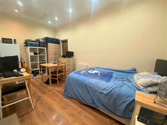 1 Bedroom Studio To Rent In High Street Colliers Wood, Colliers Wood, London, SW19