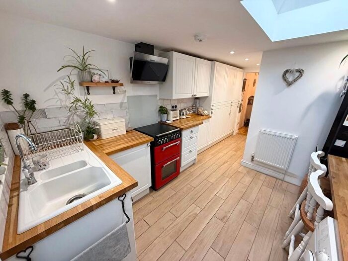 2 Bedroom Cottage For Sale In Prospect Place, Wing, LU7