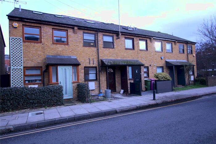 4 Bedroom Semi-Detached House To Rent In Deal Street, London, E1