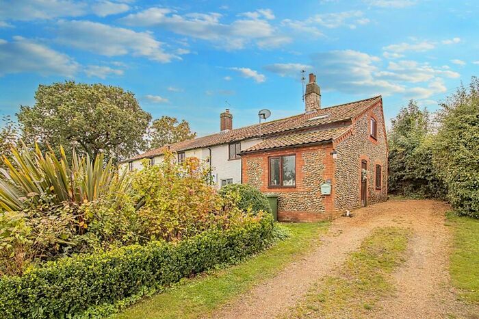 4 Bedroom Cottage For Sale In The Drove, West Raynham, NR21