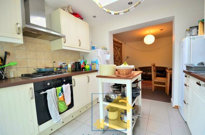 5 Bedroom Semi-Detached House To Rent In / Academic Year Newly Refurbished Double Bedroom House On Lodgehill Road, Selly Oak, Free Ultrafast M Broad, B29