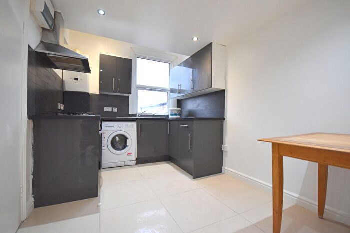2 Bedroom Flat To Rent In - Rye Lane, Peckham, SE15