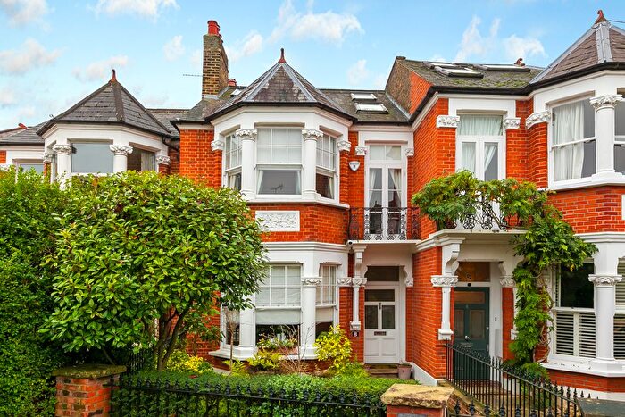 5 Bedroom Detached House For Sale In Pagoda Avenue, Richmond, TW9