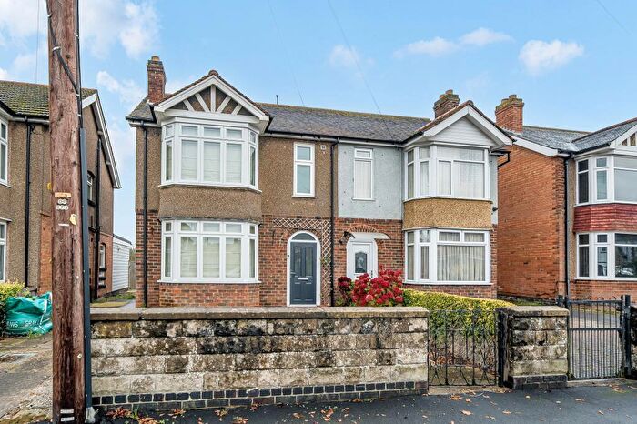 3 Bedroom Semi Detached House For Sale In Horspath Road, East Oxford, OX4