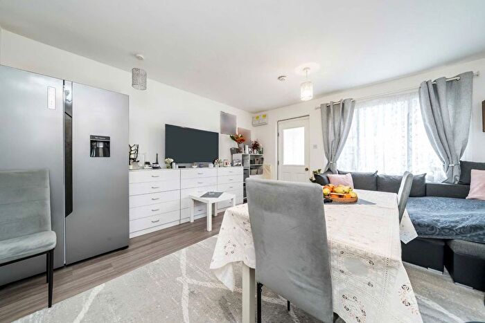 1 Bedroom Flat For Sale In Glenbuck Road, Surbiton, KT6