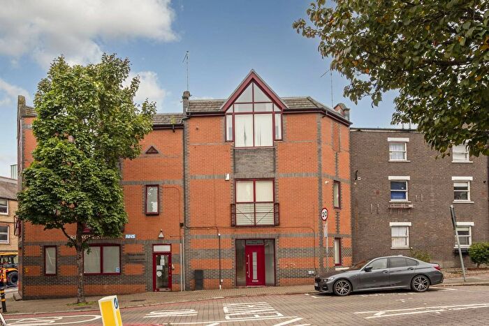 1 Bedroom Flat To Rent In Broomhill Road, Wandsworth, London, SW18