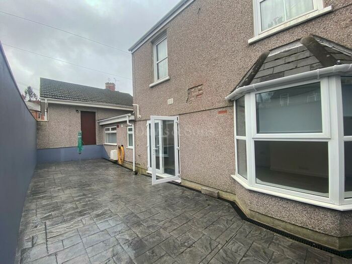 1 Bedroom Flat To Rent In Caerleon Road, Newport, Newport., NP19