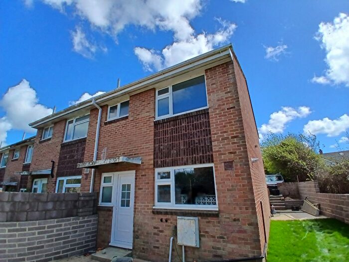 3 Bedroom End Of Terrace House To Rent In Gunville Road, Newport, PO30