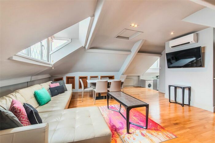 2 Bedroom Flat To Rent In Trebovir Road, Earl's Court, London, SW5