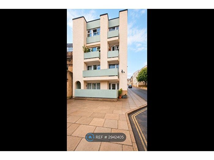2 Bedroom Flat To Rent In Bellhanger Court, Bath, BA1