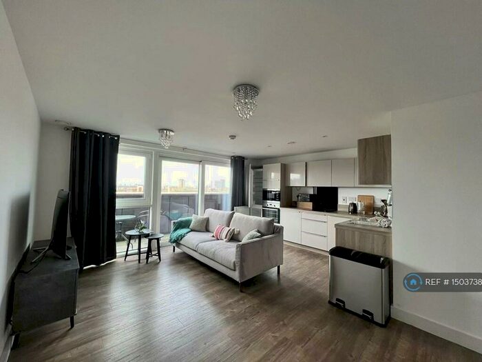 3 Bedroom Flat To Rent In Copenhagen Court, London, SE8