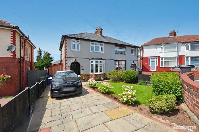 3 Bedroom Semi-Detached House For Sale In Kent Grove, Runcorn, WA7