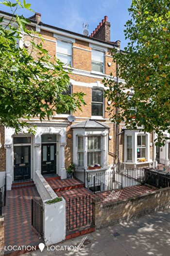 1 Bedroom Flat For Sale In Evering Road, London, N16