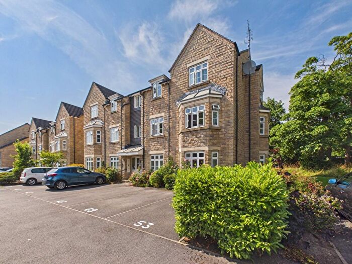 2 Bedroom Flat For Sale In Odile Mews, Bingley, BD16
