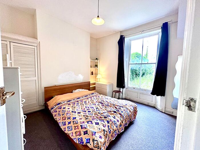 1 Bedroom Apartment To Rent In North Road East, F1