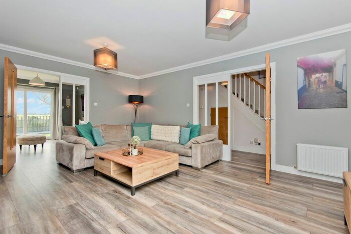 4 Bedroom Detached House For Sale In Horse Gage Place, Inchture, Perth, PH14