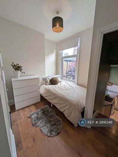 Studio To Rent In Raleigh Road, London, N8