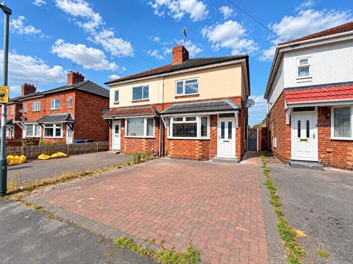 2 Bedroom Semi Detached House For Sale In Westlea Road, Leamington Spa, CV31