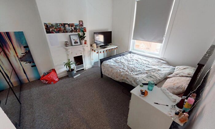 2 Bedroom House To Rent In Thornville Street, Leeds, LS6