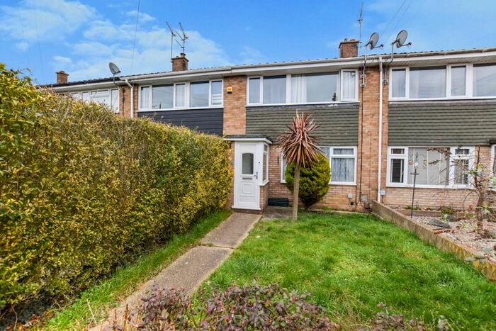3 Bedroom Terraced House To Rent In Woodmanhurst Road, Corringham, Stanford-Le-Hope, SS17