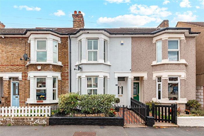 3 Bedroom Terraced House For Sale In Cromer Road, Romford, RM7