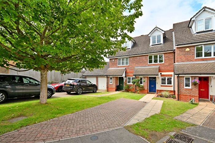 3 Bedroom Terraced House To Rent In Baldwins Place, Maidenhead, Berkshire, SL6