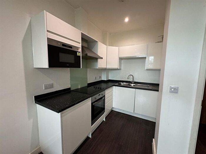 1 Bedroom Flat To Rent In Bath Road, Harlington, UB3