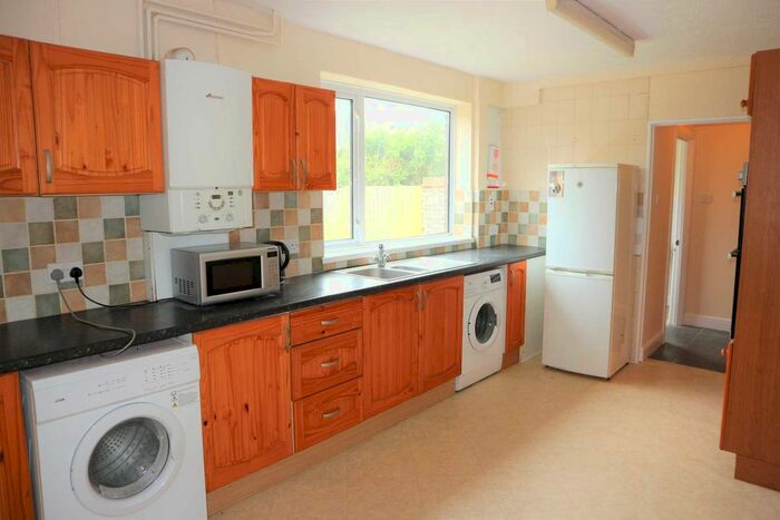 4 Bedroom Semi-Detached House To Rent In Zealand Road, Canterbury, CT1