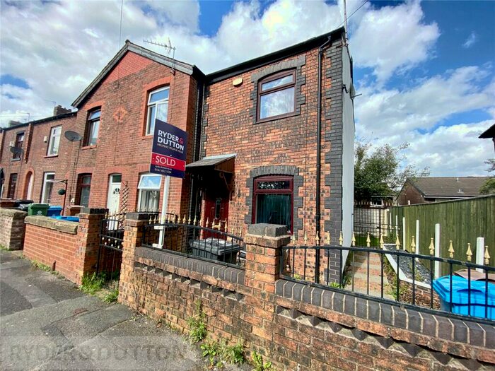 2 Bedroom End Of Terrace House To Rent In Broadbent Road, Watersheddings, Oldham, OL1