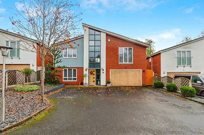 5 Bedroom Detached House For Sale In Heathfield Croft, Cannock, Staffordshire, WS11