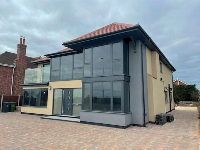 4 Bedroom Detached House To Rent In Marine Parade, Gorleston, Great Yarmouth, NR31