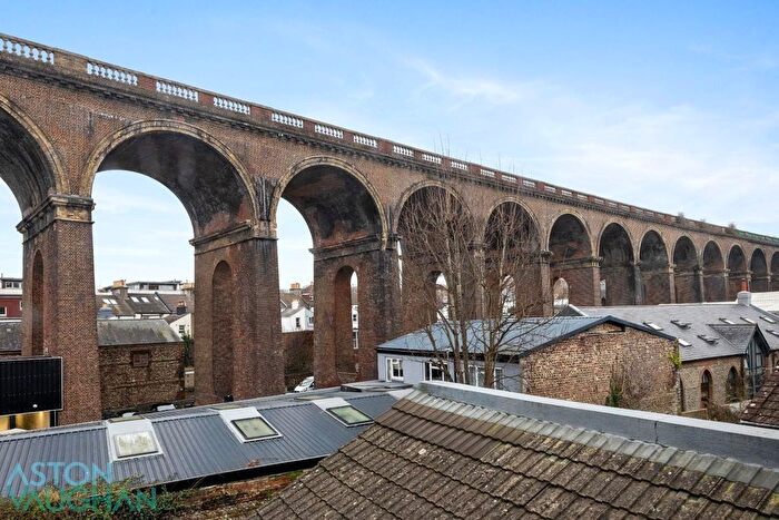 3 Bedroom Flat To Rent In Ditchling Rise, Brighton, BN1