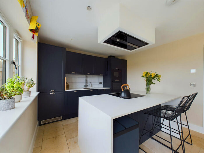 3 Bedroom End Of Terrace House For Sale In Pymhurst Crescent, Hull, HU7